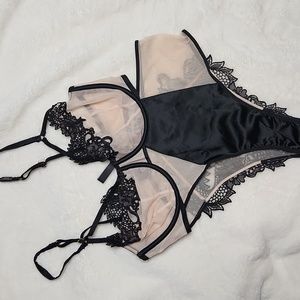 NWT Victoria's Secret Unlined Very Sexy Bra and Panty Set- 32DD/ Small